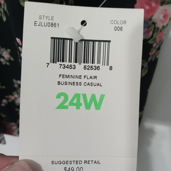 Emma James Women's floral plus size sheer blouse - Picture 7 of 9